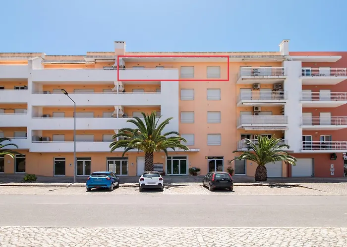 Golden Cliff Apartment